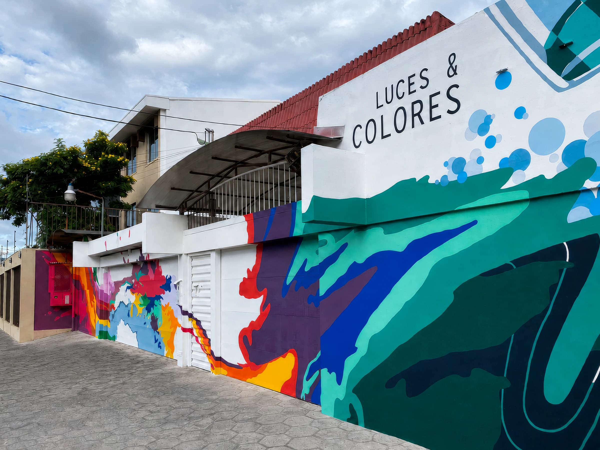 Fachada del Mural de luces y colores